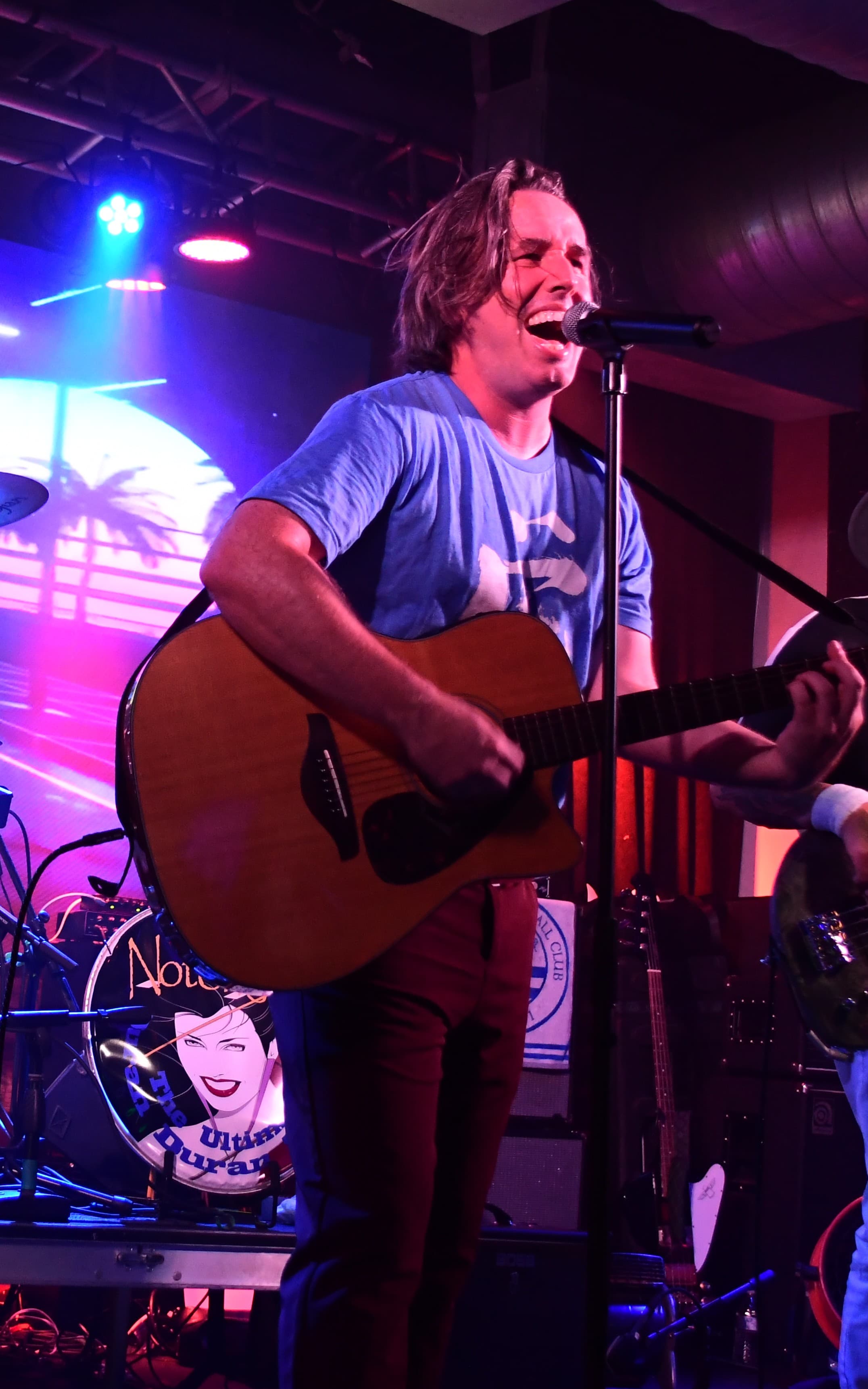 Trace Murray, lead vocalist of Notorious, singing live